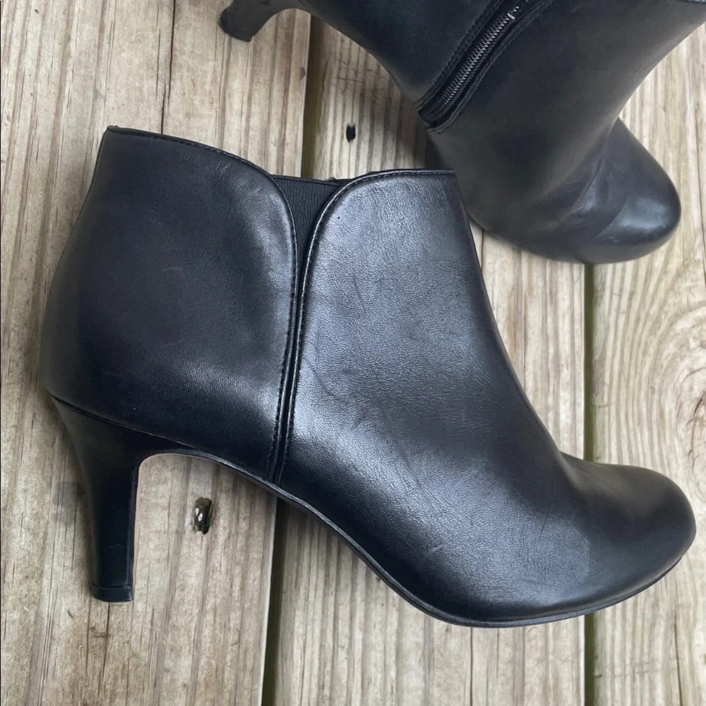 Clarks Collection Arista Paige Black Leather Ankle Booties Women’s Size 6.5